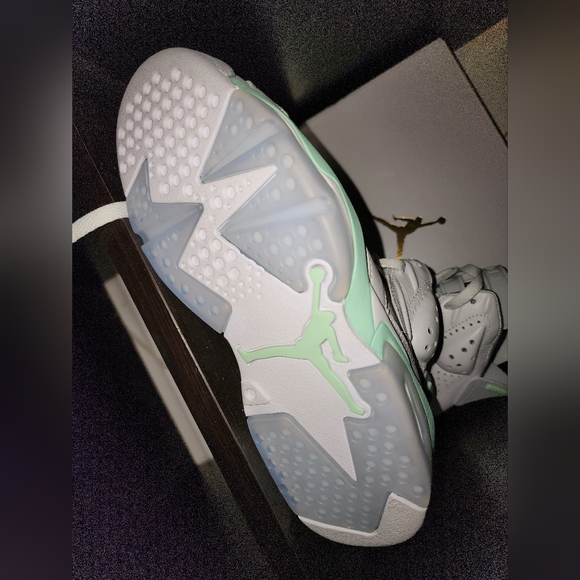 Air Jordan 6 Retro sneakers - Picture 2 of 4